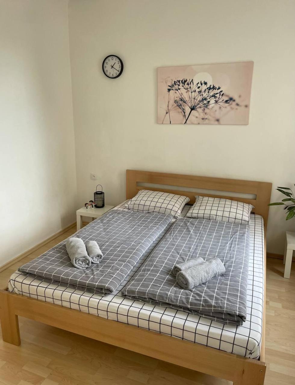 Apartaments Simsim Lviv Luaran gambar